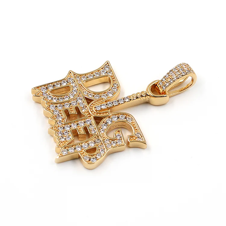 Как подвеска в стиле хип-хоп с надписью улучшит ваш стиль?